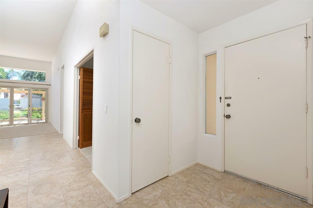 Property Photo: 817 Caminito Verde CA 92011