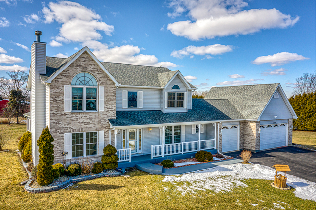 Property Photo: 17919 Springbrook Circle IL 60180