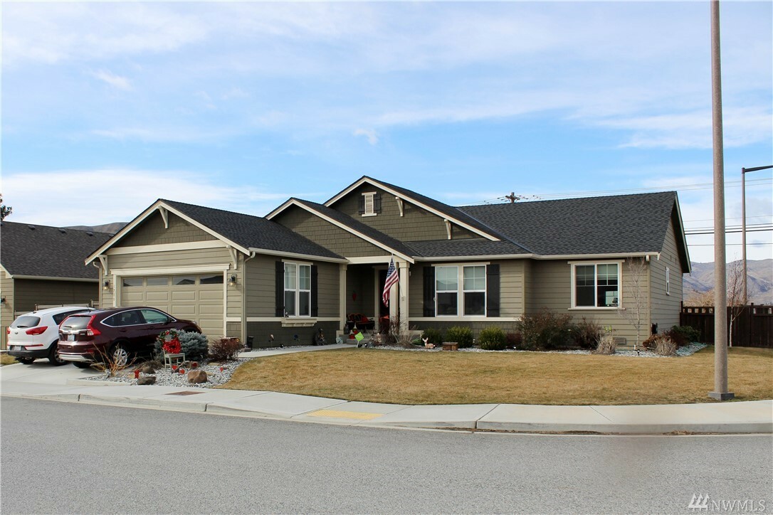 Property Photo: 1710 S Blanchard Lp WA 98802