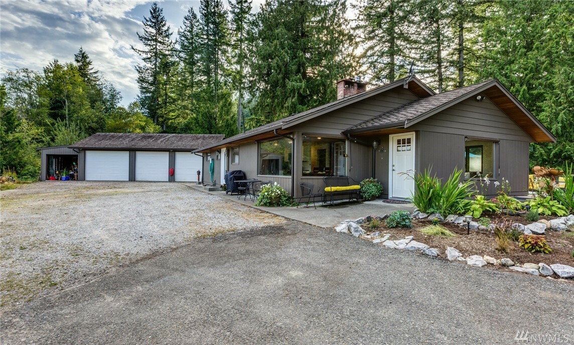 Property Photo:  496 Valley Highway  WA 98284 