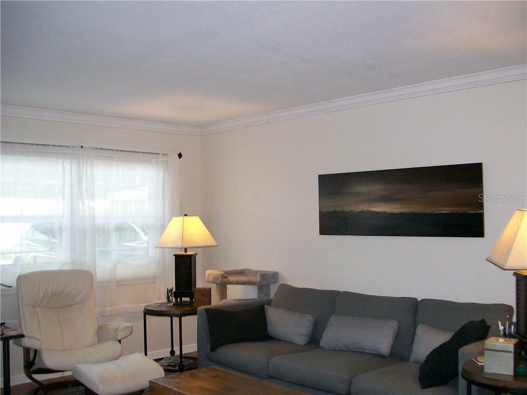Property Photo: 6190 80th Street N 105 FL 33709