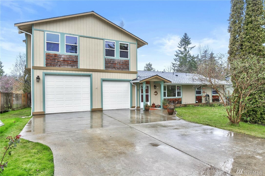 Property Photo:  412 93rd Dr SE  WA 98258 