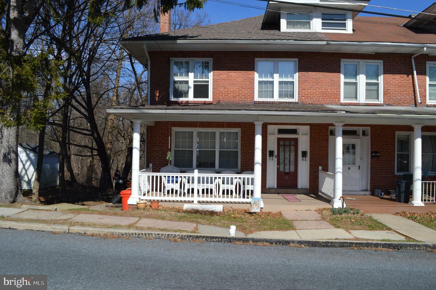 Property Photo:  11 W Madison Street  PA 19540 