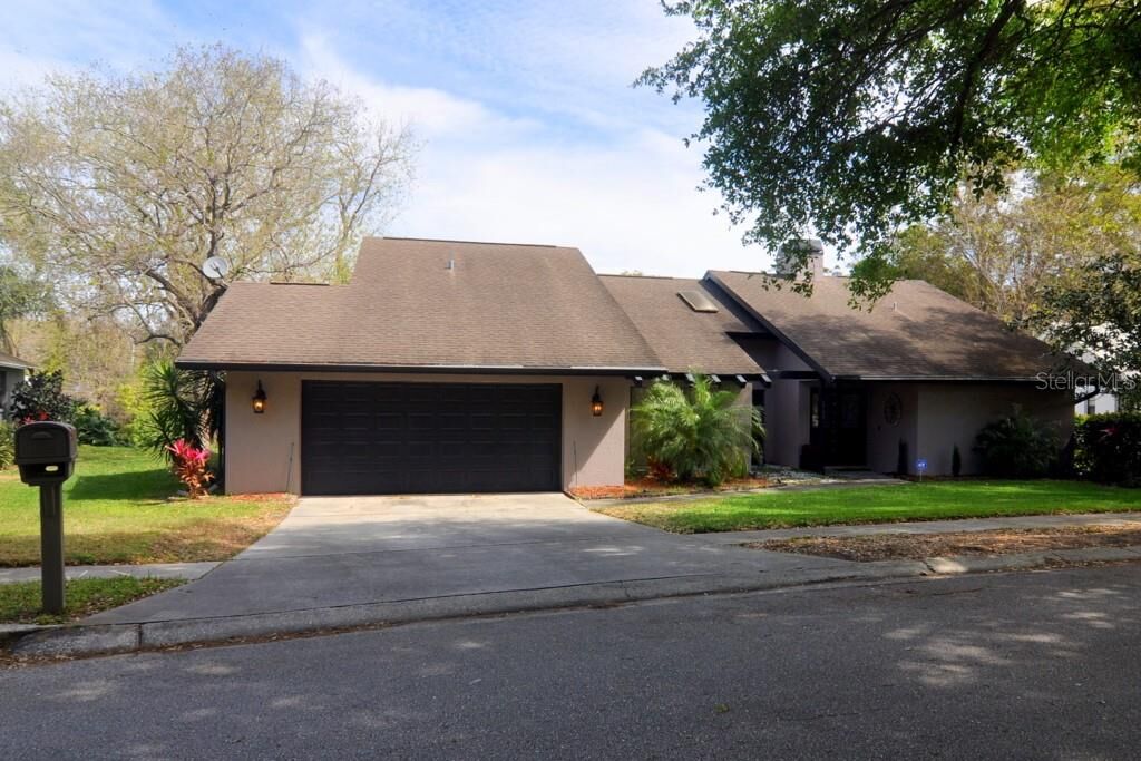 Property Photo: 2795 Valencia Lane W FL 34684