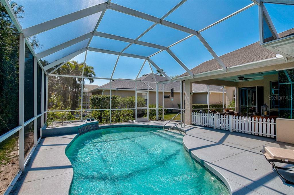 Property Photo:  7405 Arrowhead Run  FL 34202 