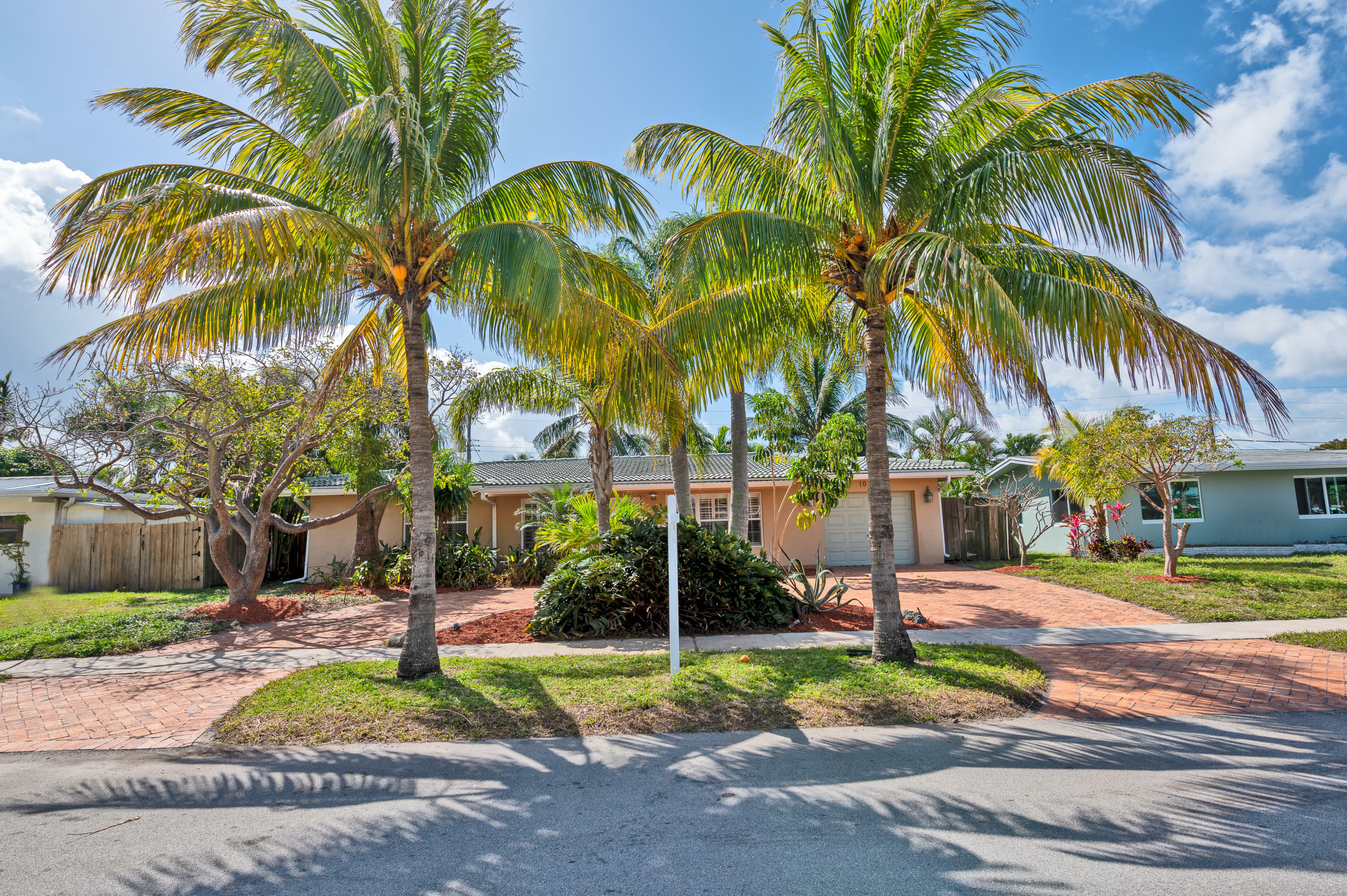 Property Photo:  1030 SE 14 Drive  FL 33441 