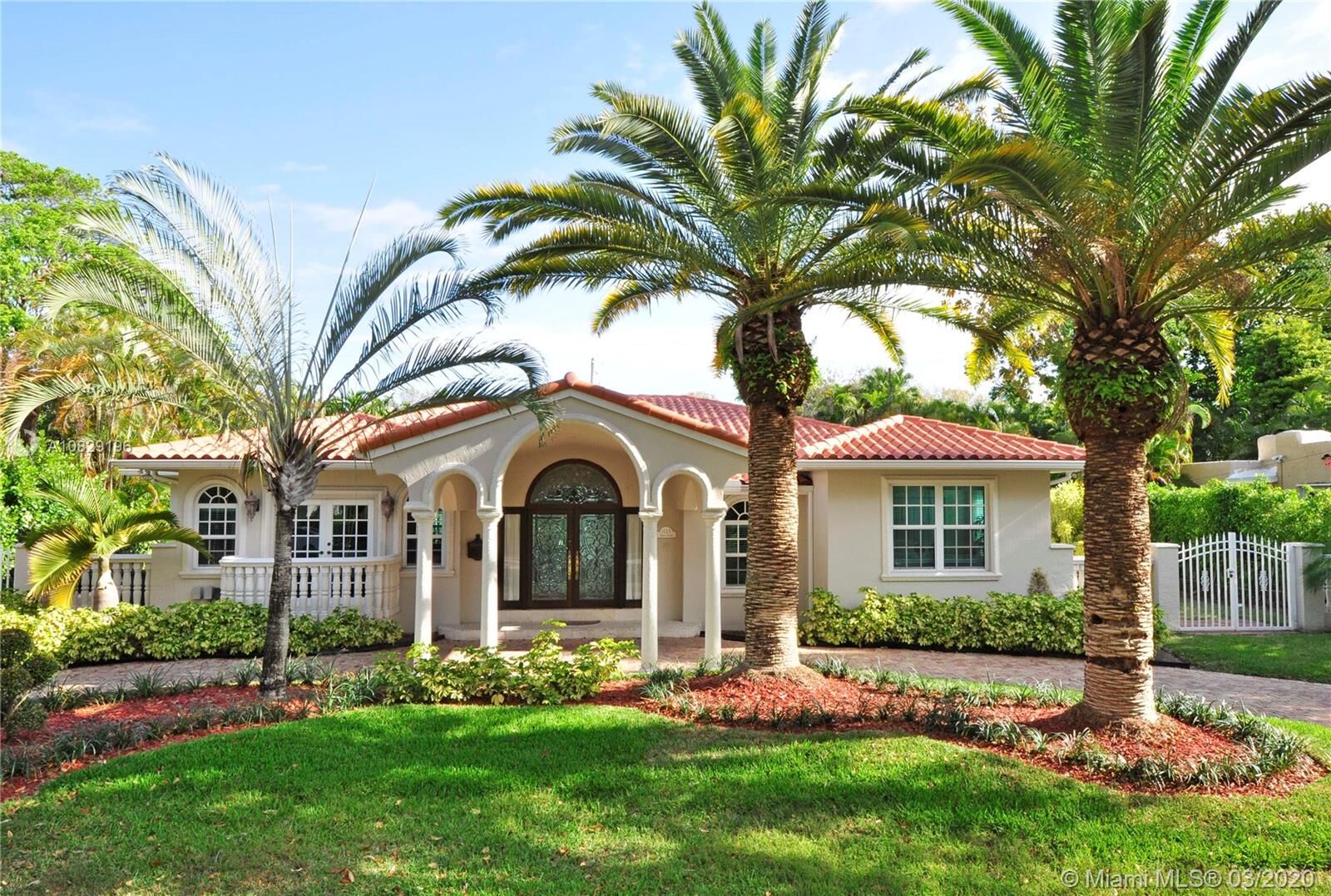 Property Photo: 1123 Obispo Ave FL 33134