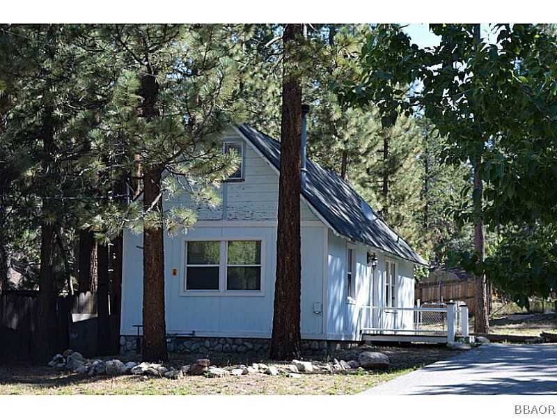 Property Photo: 843 Edgemoor Road CA 92315