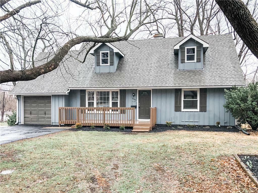 Property Photo:  13501 Applewood Drive  MO 64030 