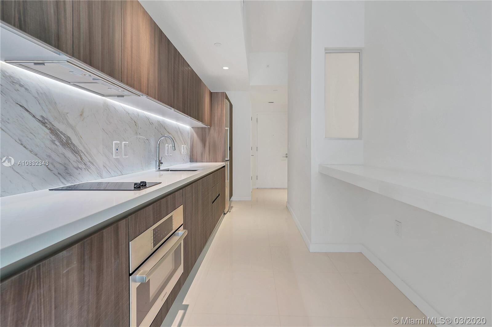 Property Photo: 851 NE 1st St 302 FL 33128