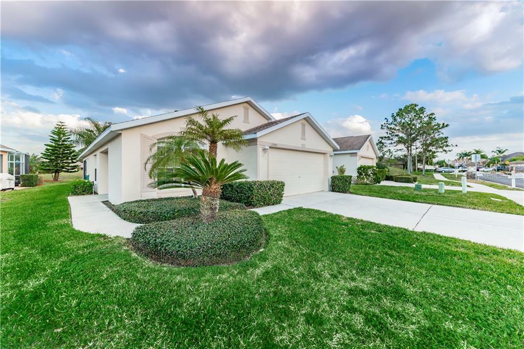 Property Photo:  2740 Wood Pointe Drive  FL 34691 