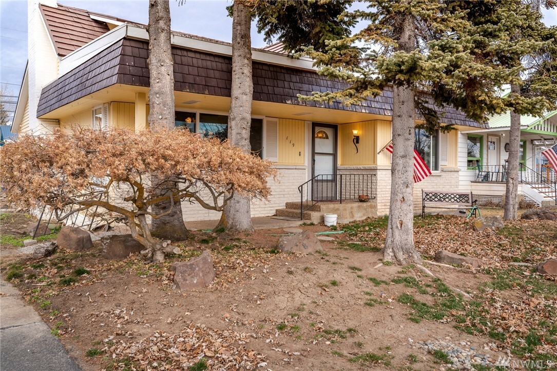 Property Photo:  119 W Ash  WA 98858 