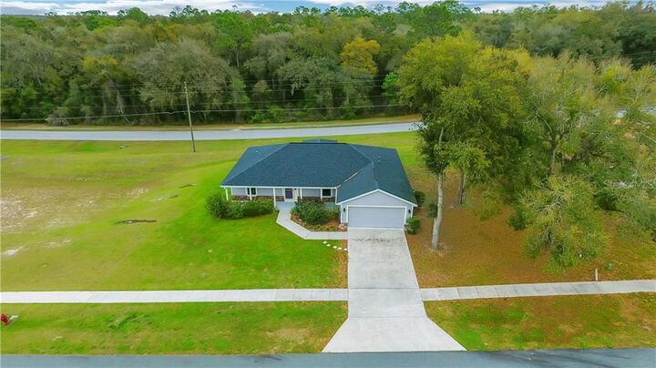 Property Photo: 307 Stonepoint Lane FL 32159