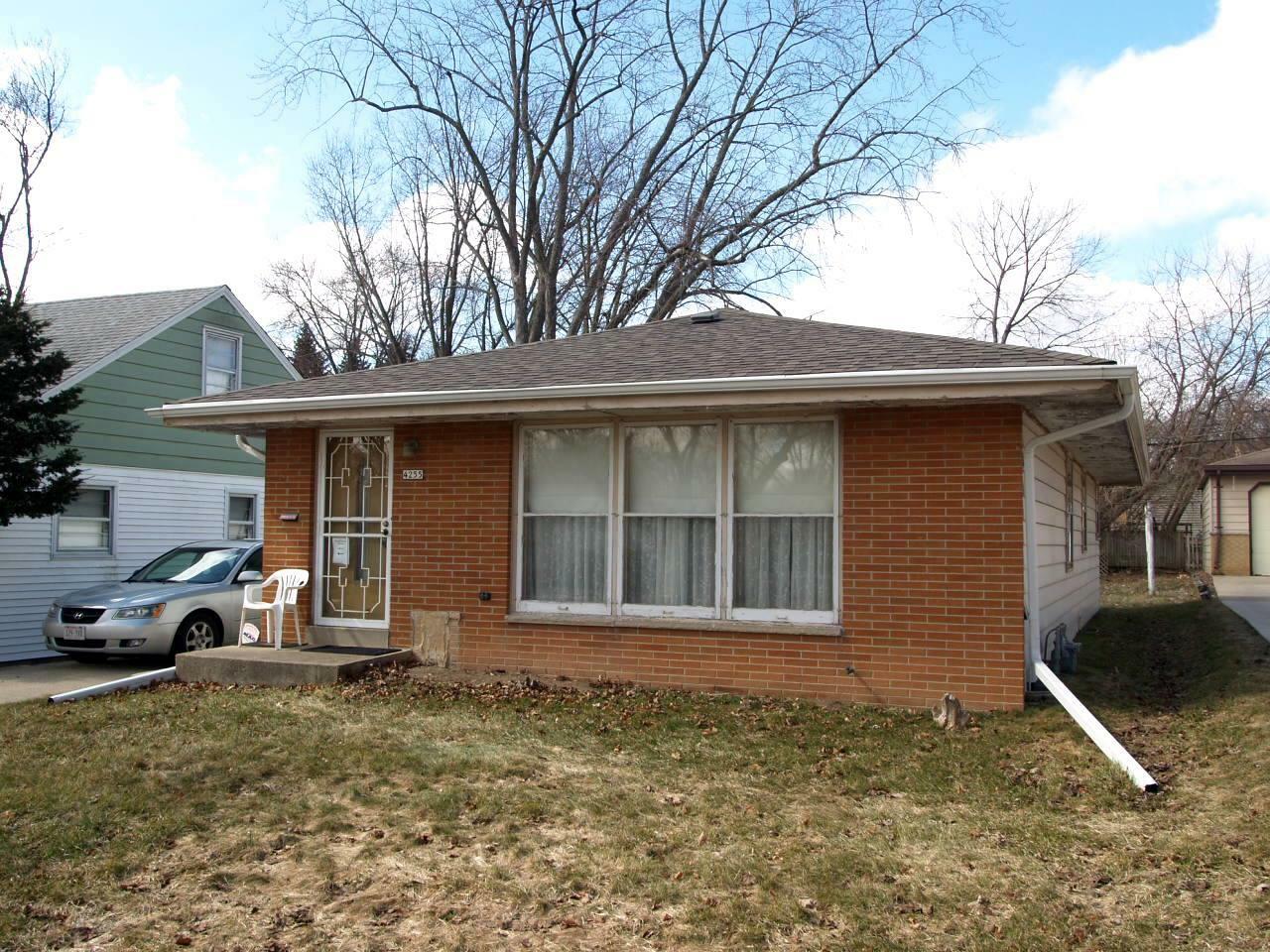 Property Photo:  4255 N 87th St  WI 53222 