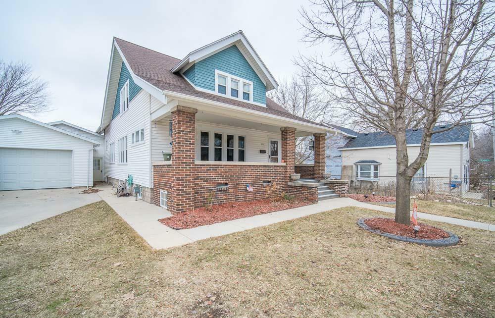 Property Photo:  314 Salisbury Rd  WI 53090 