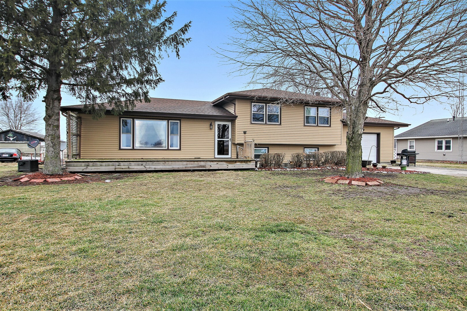 Property Photo:  1194 East 3300N Road  IL 60922 