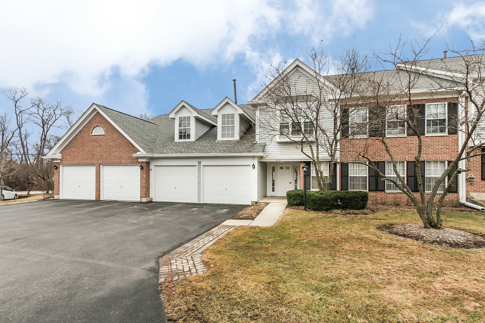 Property Photo: 810 Butternut Lane A IL 60056