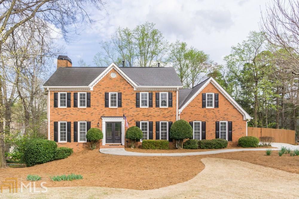 Property Photo: 12045 Magnolia Crescent Dr GA 30075