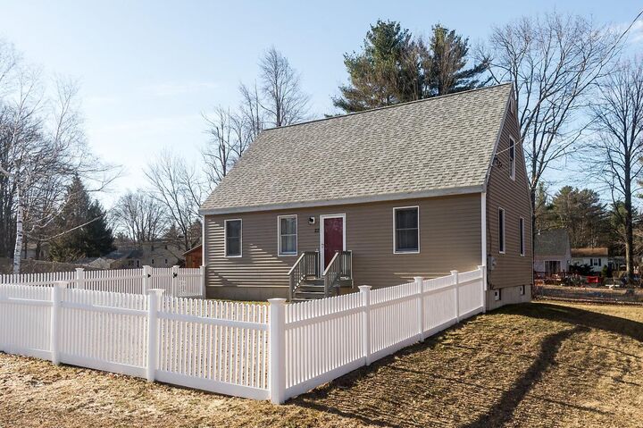 22 Hampshire Avenue  Rochester NH 03867 photo