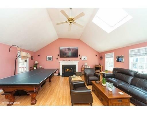 Property Photo:  4 Robinwood Cir  MA 01886 