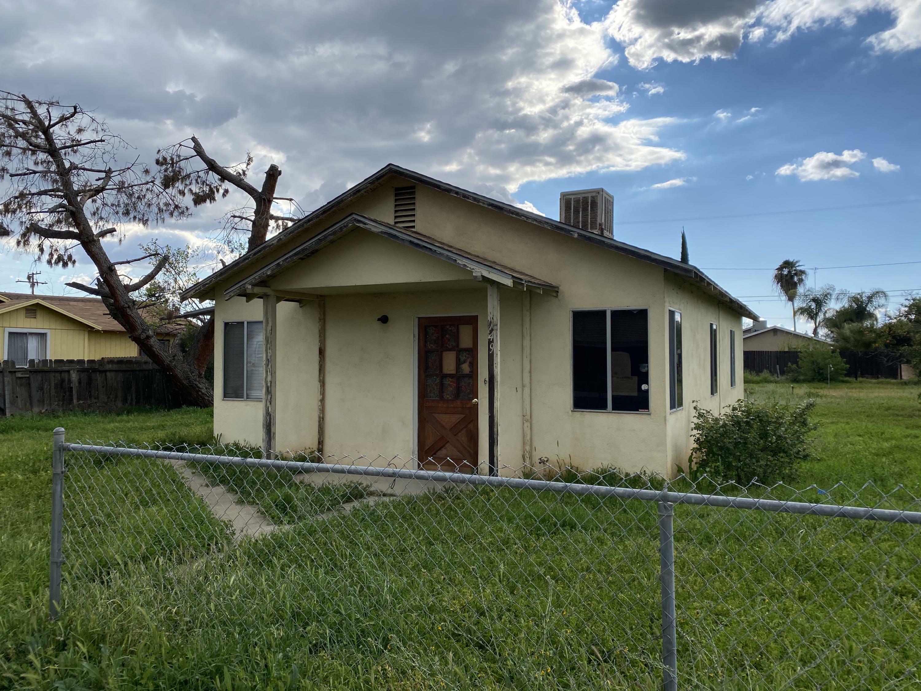 Property Photo:  149 S Pepper Street  CA 93286 