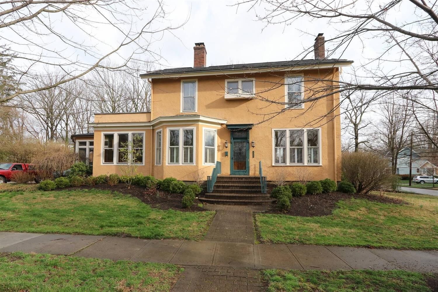 Property Photo: 266 Elm Ave OH 45215