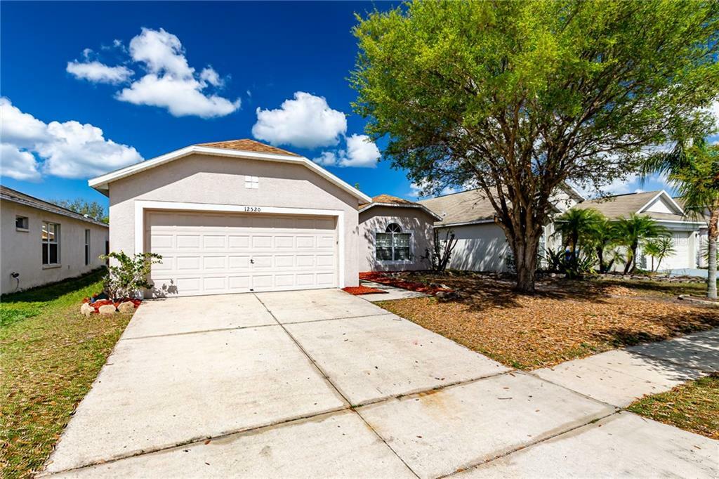 Property Photo:  12520 Lake Vista Drive  FL 33534 