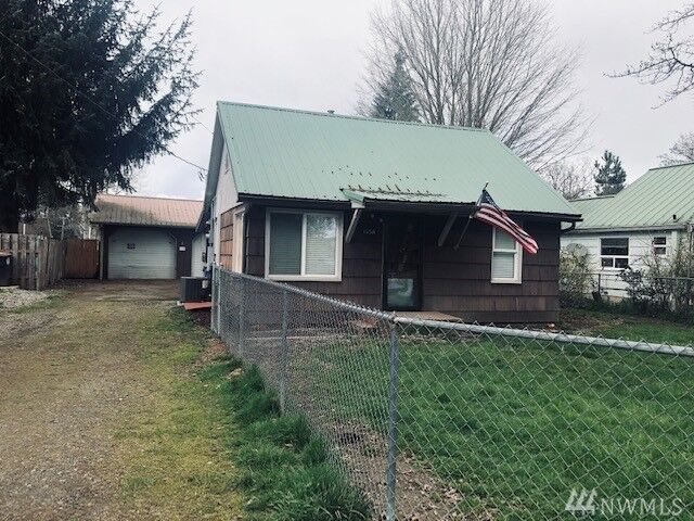 Property Photo:  1115 A  Roosevelt  WA 98531 