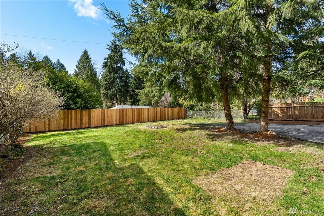 Property Photo:  16517 21st Ave NE  WA 98155 