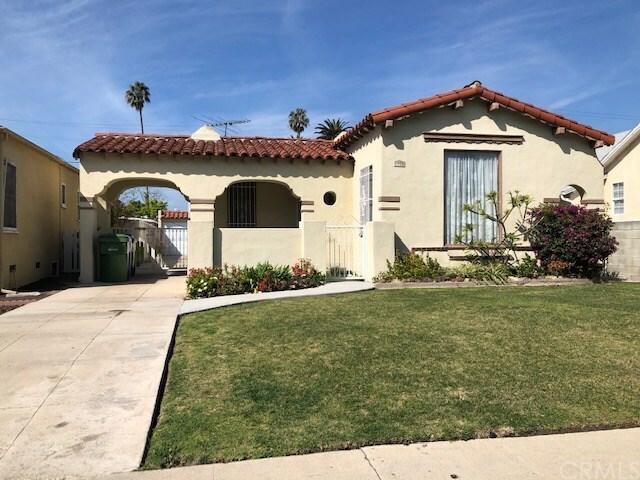 Property Photo: 1703 S Mansfield Avenue CA 90019