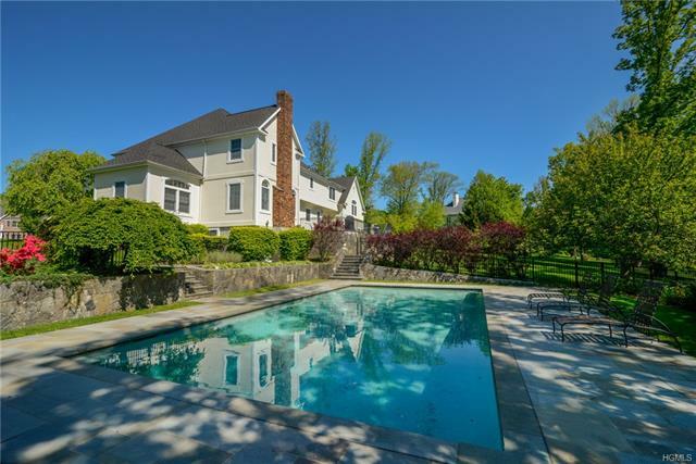 Property Photo:  15 Autumn Ridge Court  NY 10536 