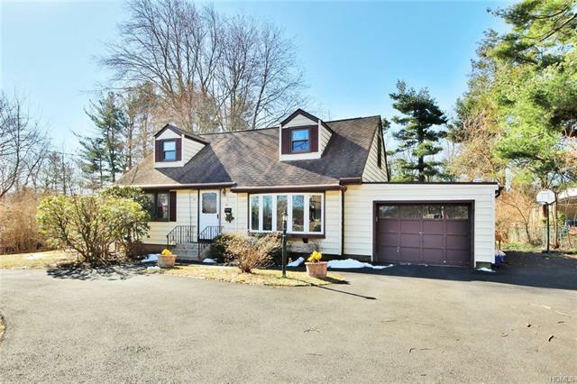 Property Photo:  33 Collyer Avenue  NY 10956 