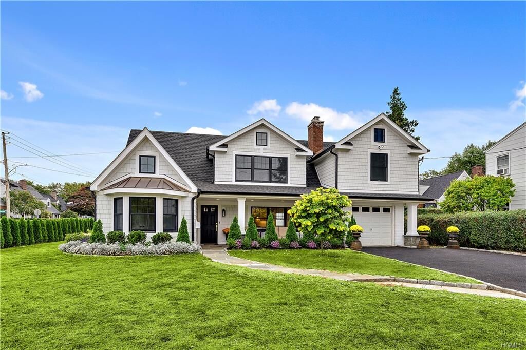 Property Photo:  1 Huntley Road  NY 10709