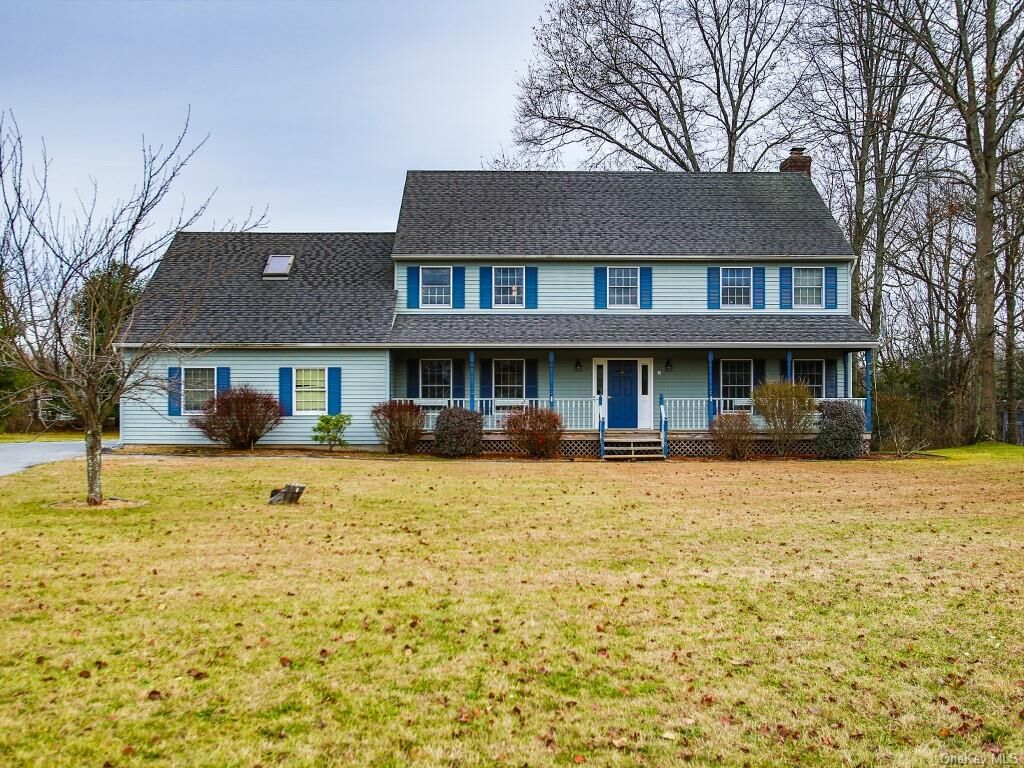 Property Photo:  8 Thistle Drive  NY 12549 