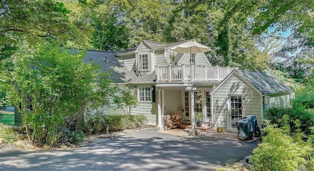 Property Photo:  47 Old Phillips Hill Road  NY 10956 