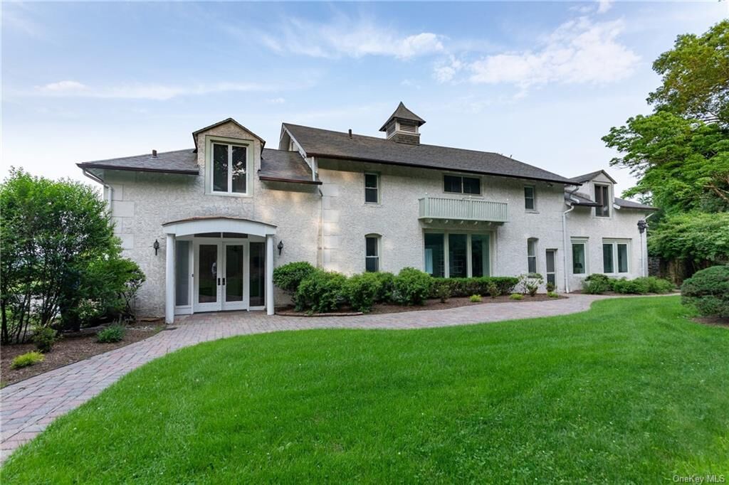 Property Photo: 1 Manor House Drive NY 10522