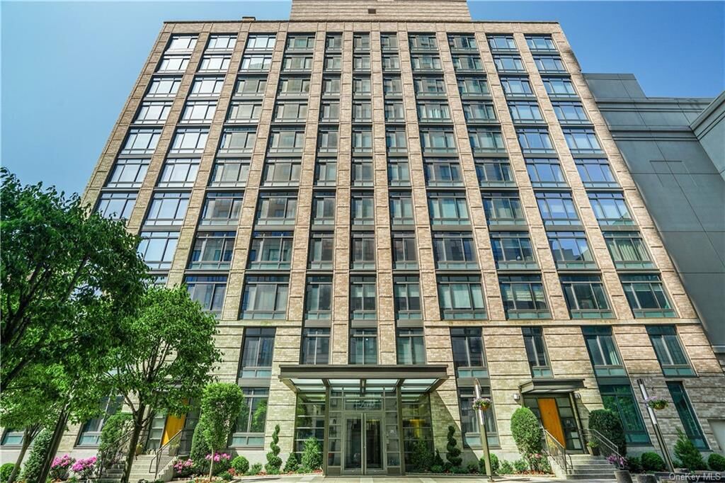 Property Photo: 25 City Place 6C NY 10601