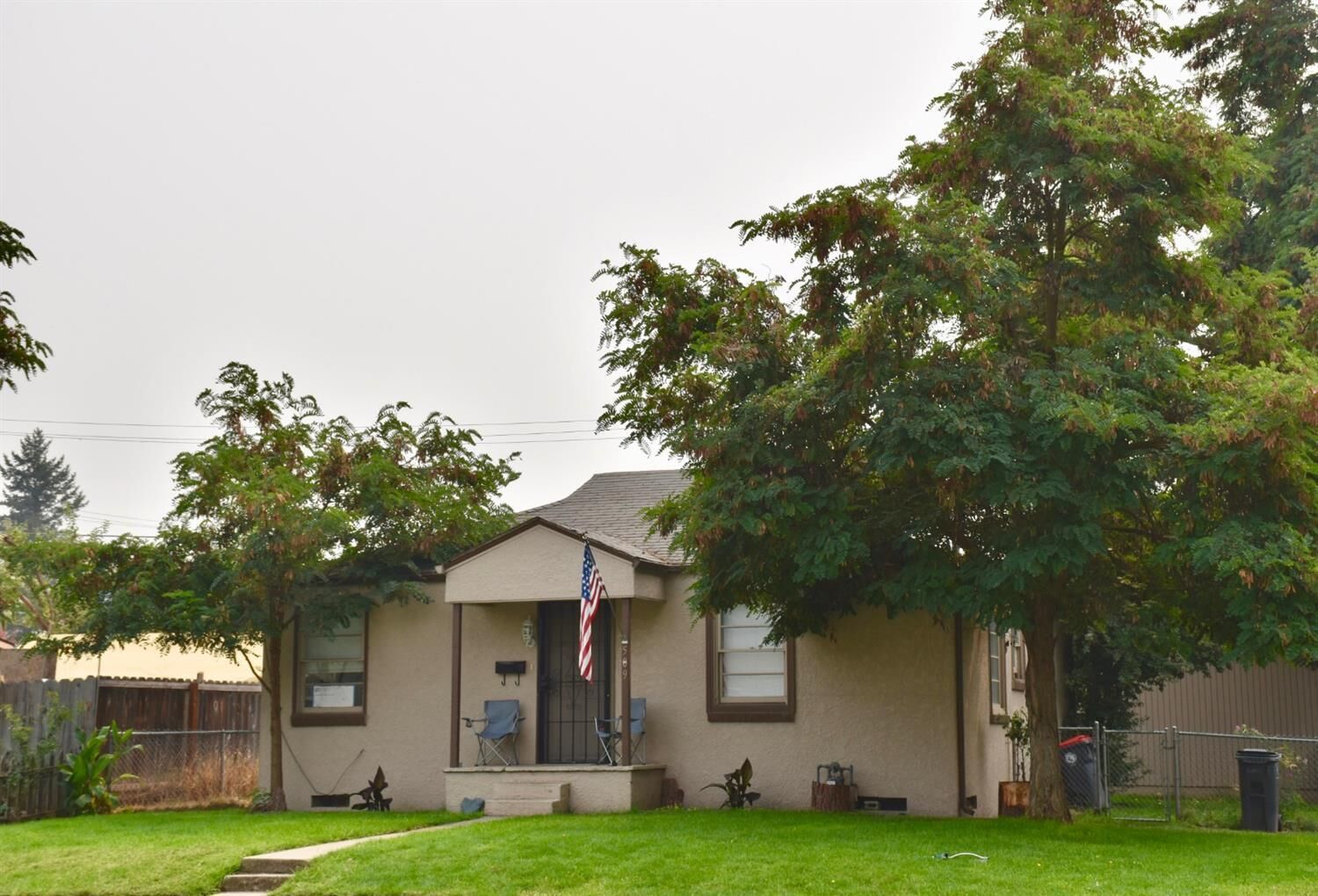 Property Photo:  509 W Jackson Street  OR 97501 