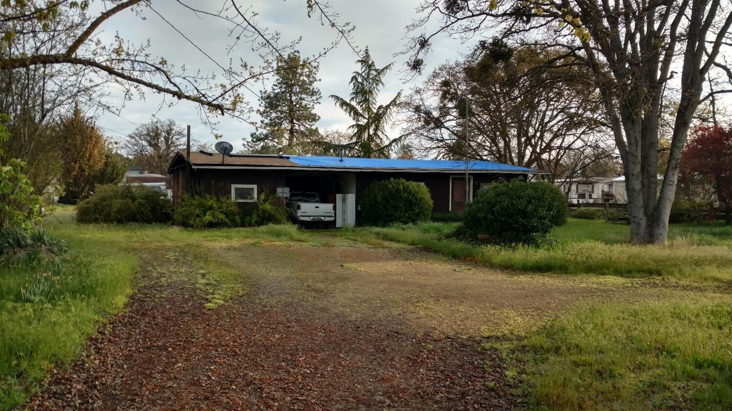 Property Photo: 594 W Gregory Road OR 97502