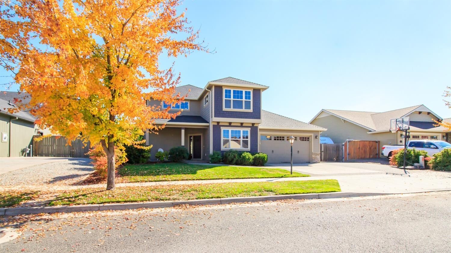 Property Photo: 2842 Farmington Avenue OR 97504