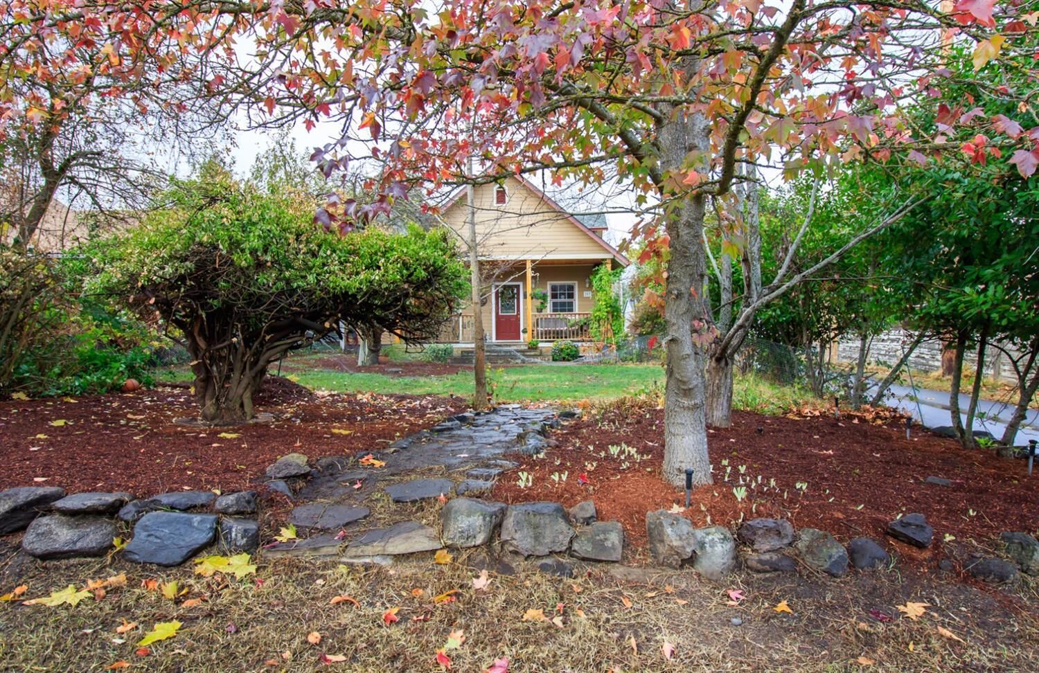 Property Photo: 267 Eighth Street OR 97520