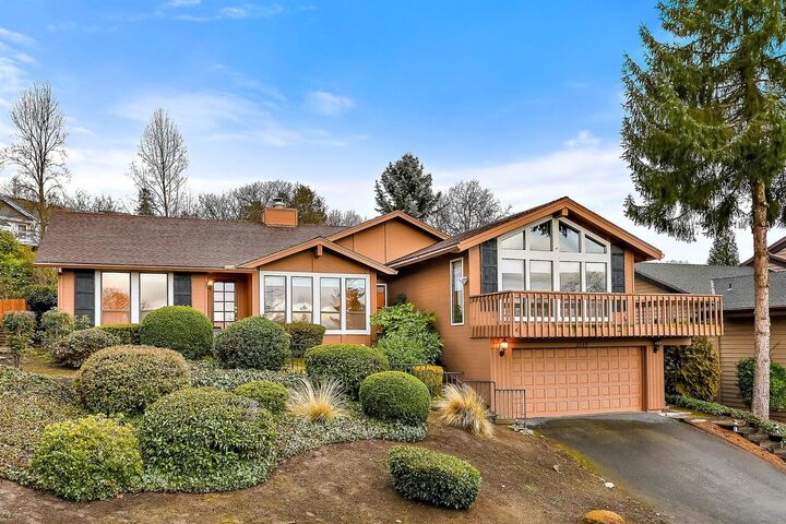 2548 Heritage Way  Medford OR 97504 photo