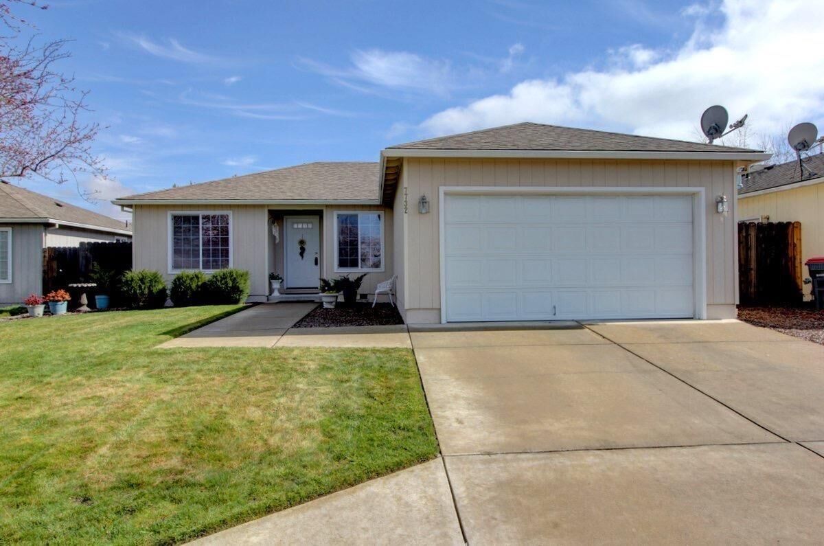 Property Photo: 7732 Garden Grove Court OR 97503