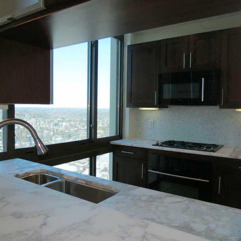 Property Photo: 175 Huguenot Street Ph204 NY 10801