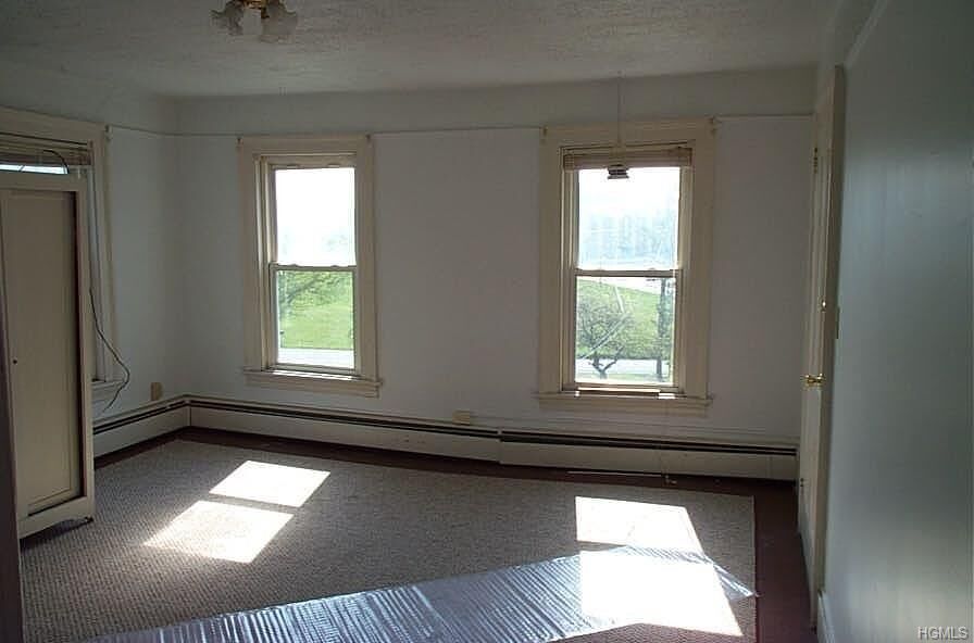 Property Photo:  94 Sanfordville Road 4  NY 10990 