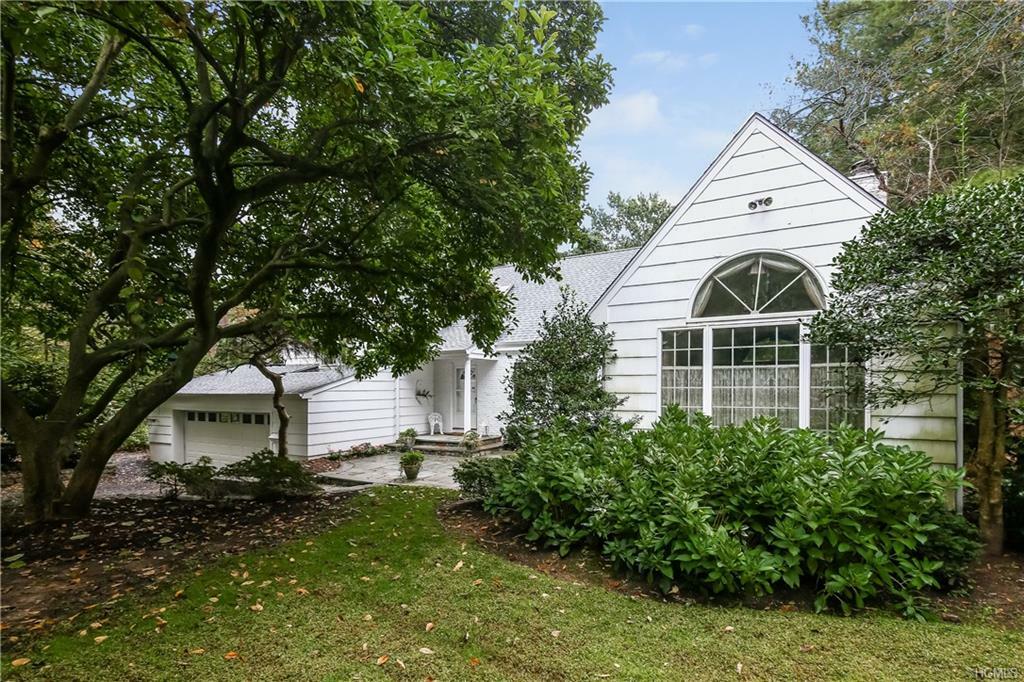 Property Photo:  40 Hillandale Road  NY 10573 