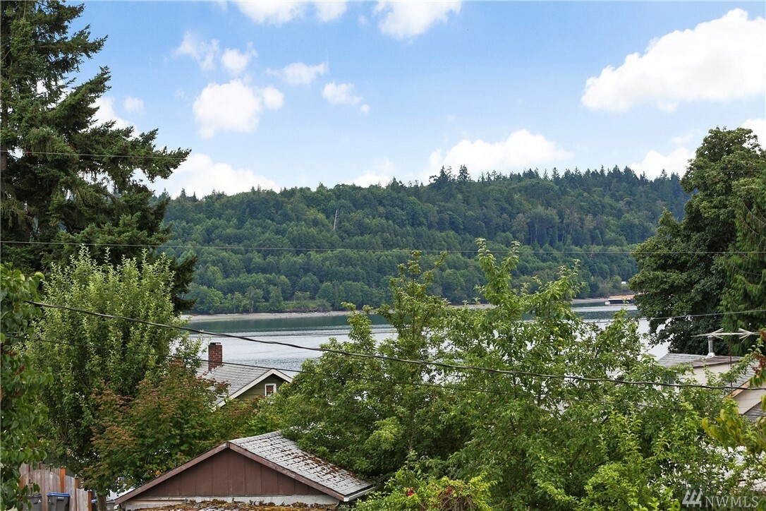 Property Photo:  3738 Laurel Place  WA 98312 