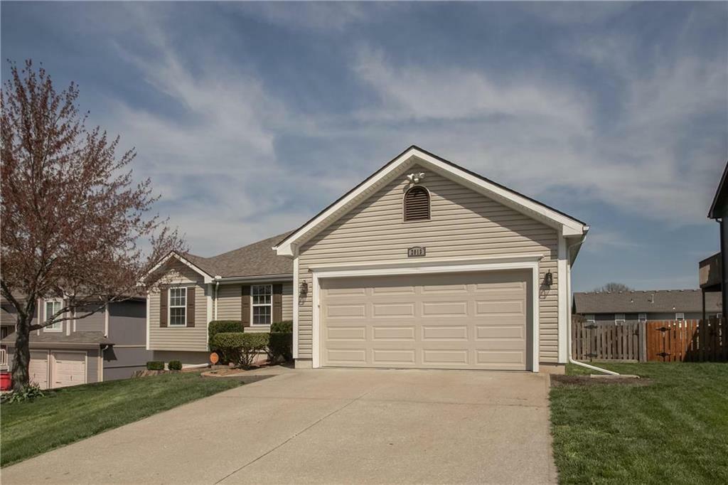 Property Photo: 2013 NE Summerfield Court MO 64029