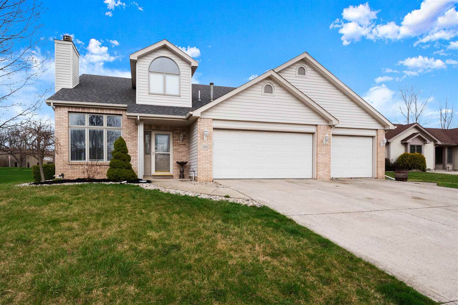 Property Photo: 7925 Grayfield Court IN 46825