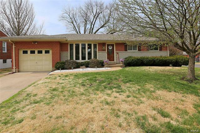 Property Photo: 885 North Castello Street 63031